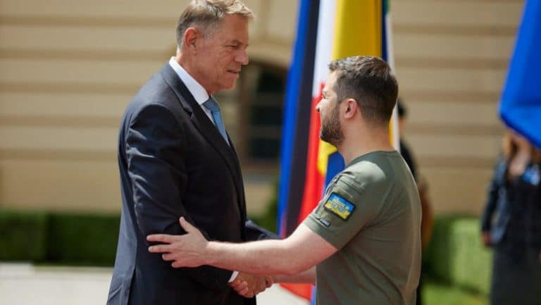 Zelenski, despre criza cerealelor: „Slavă Domnului, a apărut România inteligentă şi preşedintele României, Klaus Iohannis, m-a ajutat pur şi simplu”