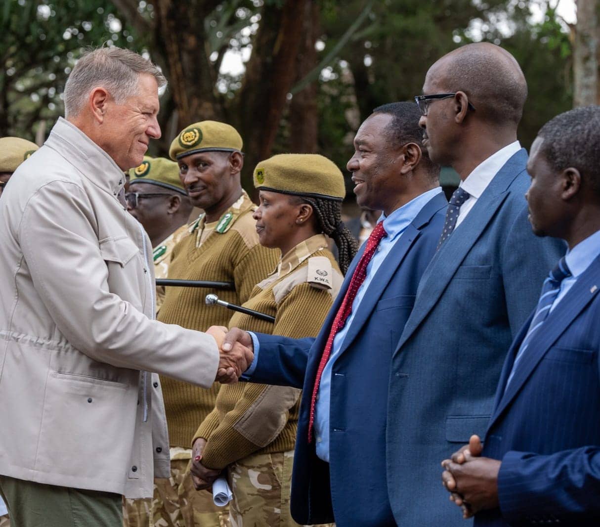 Administraţia Prezidenţială, după ce Iohannis a spus că va instrui biroul de presă să informeze despre costurile turneului african: Zborurile oficiale- informaţii clasificate / Detalierea cheltuielilor, în execuţia bugetară