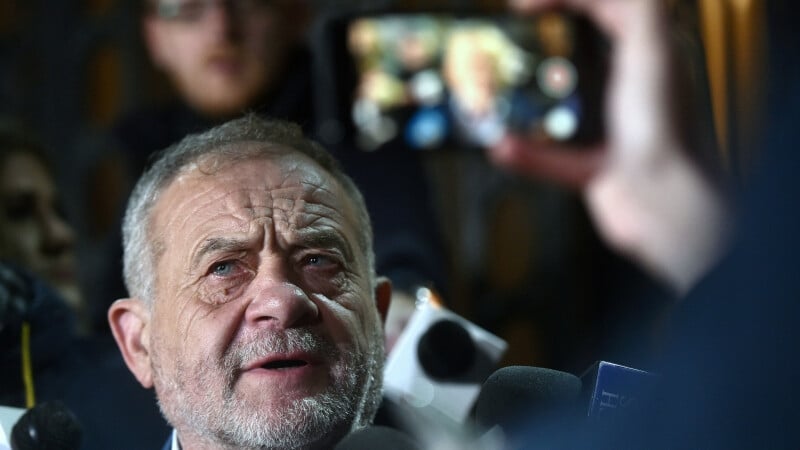 BREAKING Buzatu planifica din pușcărie influențarea martorilor și fuga în Ecuador cu secretara sa