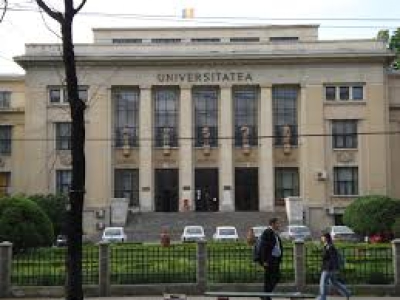 AUR propune interzicerea reclamelor stradale pentru videochat în apropierea universităților