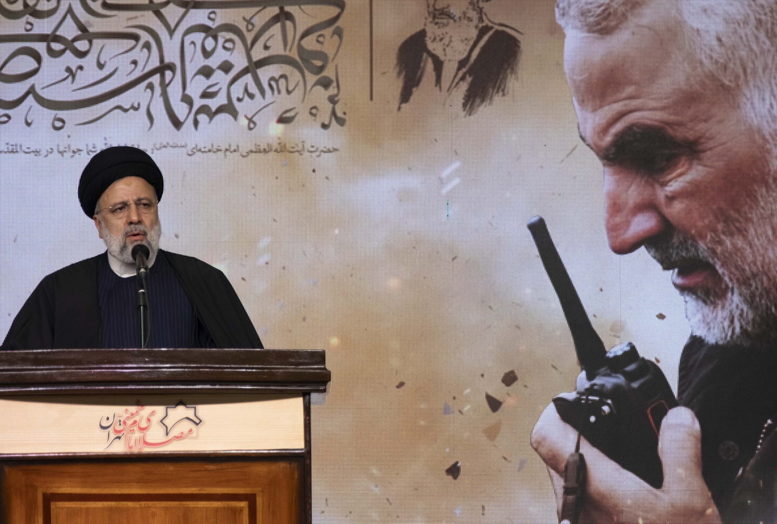 Atacul de la mormântul lui Soleimani: Iranul dă vina pe SUA și pe „regimul sionist” / Americanii au o bănuială privind autorii masacrului