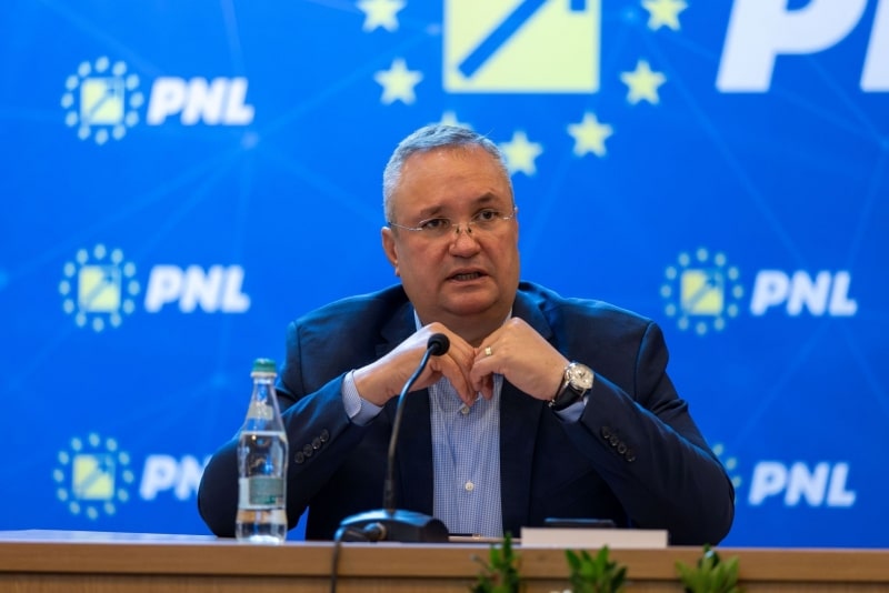 ‘Ne aşteaptă un an electoral greu şi e nevoie să turăm motoarele’. Nicolae Ciucă sună adunarea în Moldova