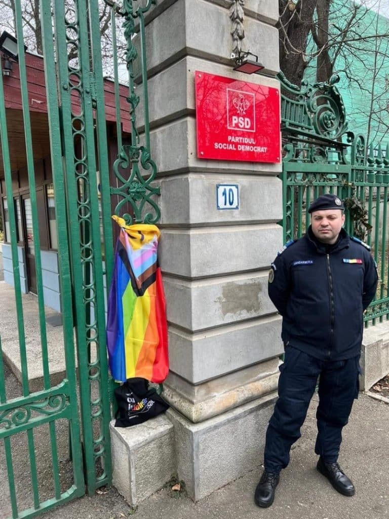 Video – Zeci de protestatari LGBT au luat cu asalt sediul PSD din București
