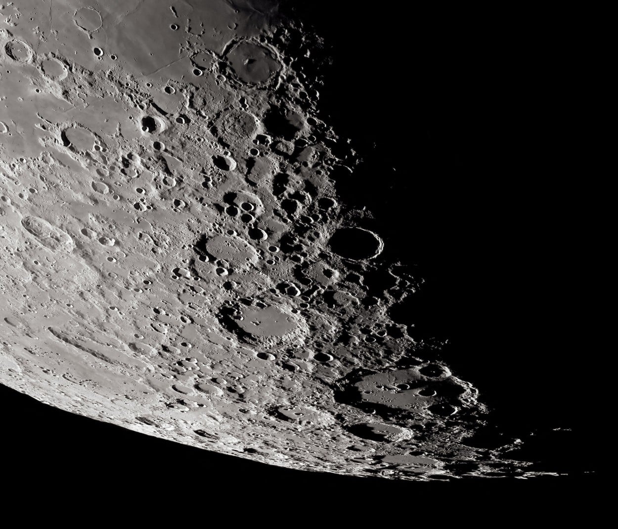 Rusia și China vor să instaleze un reactor nuclear pe Lună – Roscosmos / Misiunea va fi fără echipaj uman