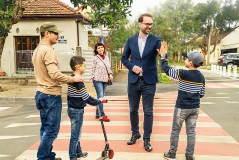 10 lucruri pe care nu le știai despre primarul USR Dominic Fritz