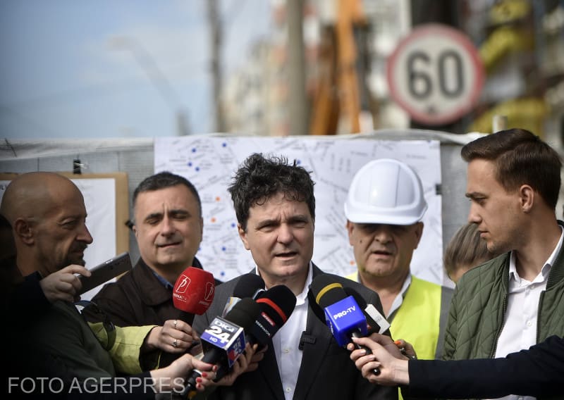 Dintre restanțele lui Nicușor Dan, cea mai importantă e că n-a consolidat seismic decât o clădire din 850