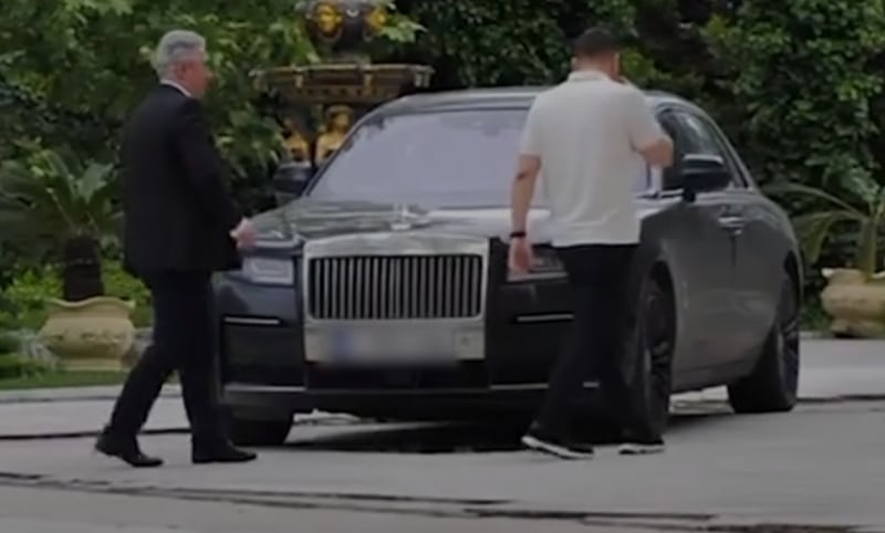 Discuții cu Gigi Becali, la ‘palat’