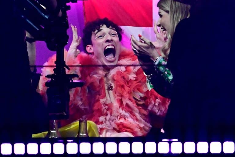 Ce scrie presa elvețiană despre Nemo, concurentul care a adus în țară premiul Eurovision