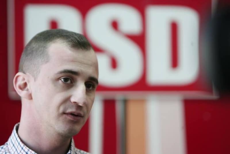 Simonis (PSD) intervine între Vîlceanu și Roman: voi propune sancţionarea tuturor