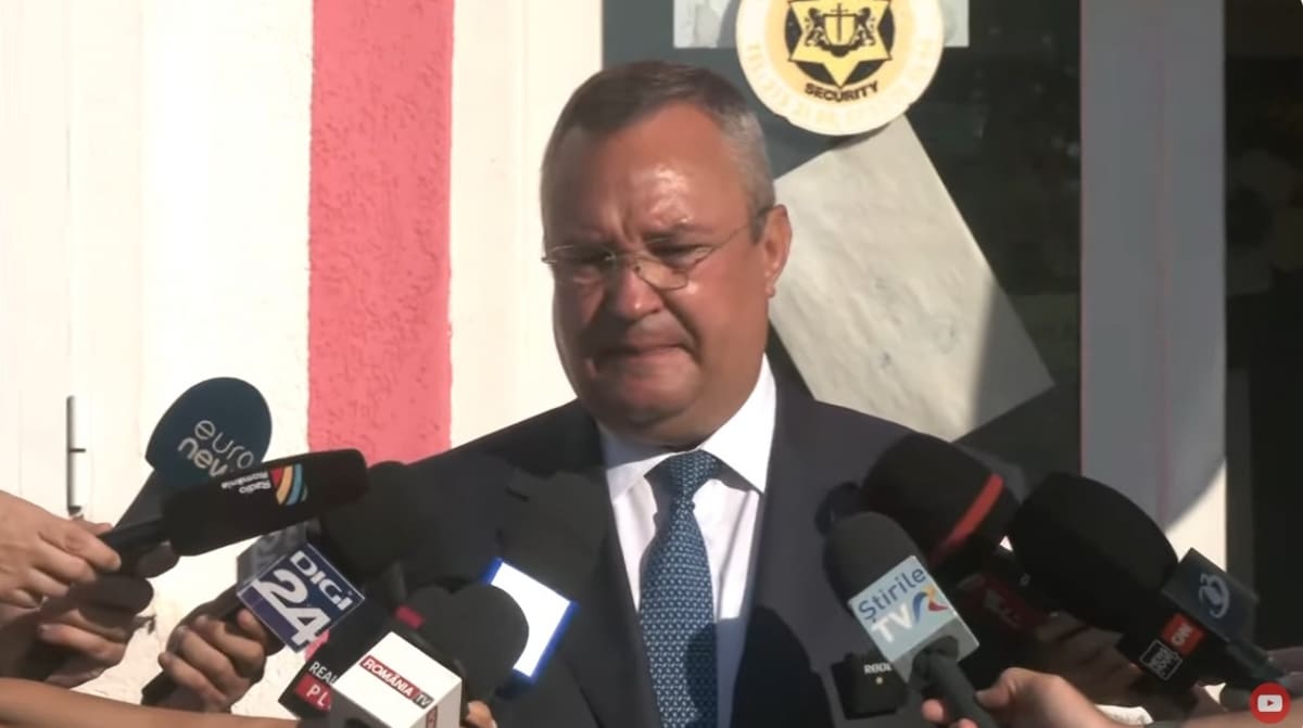 Nicolae Ciucă, întâlnire cu membrii asociaţiilor de militari în rezervă şi în retragere din Dolj, aflaţi în vizită la Parlament