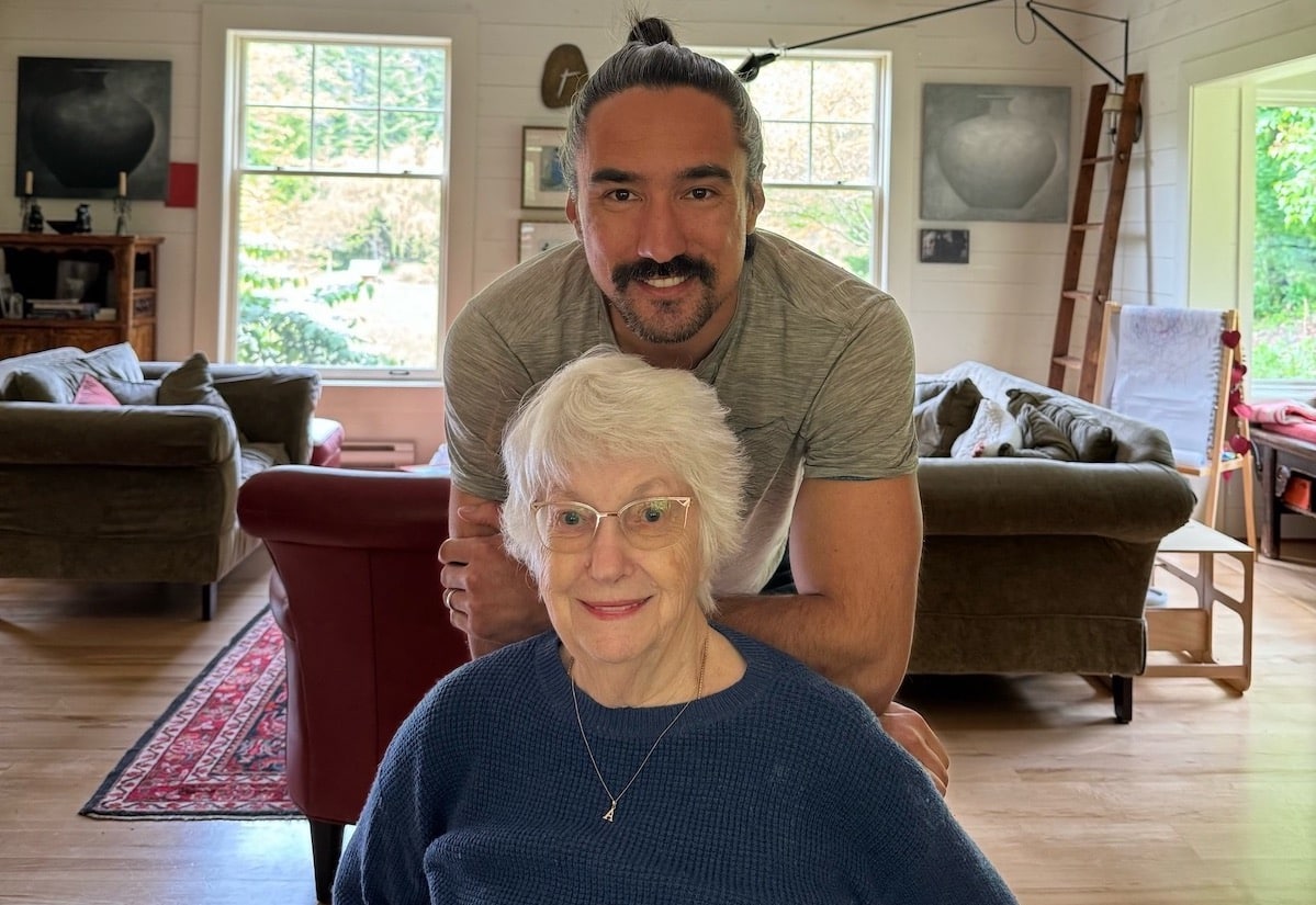 Un bucătar cu rădăcini taiwanezo-române și bunica lui de 92 de ani fac senzație în Canada cu rețete din România: „Mâncarea noastră a fost prezentată în cele mai importante ziare”