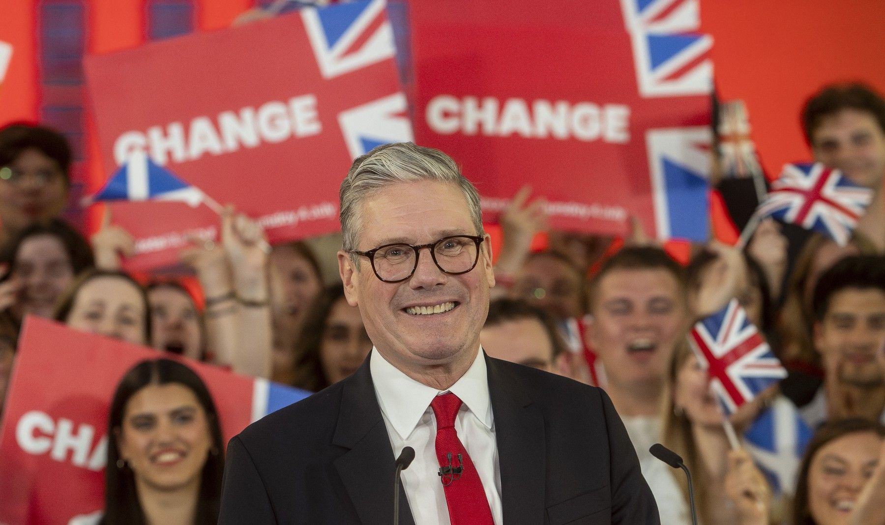 Tsunami laburist la alegerile din Marea Britanie: stânga preia guvernarea, cu Keir Starmer premier / Pierderi istorice pentru conservatori: Sunak a demisionat din fruntea guvernului și a partidului